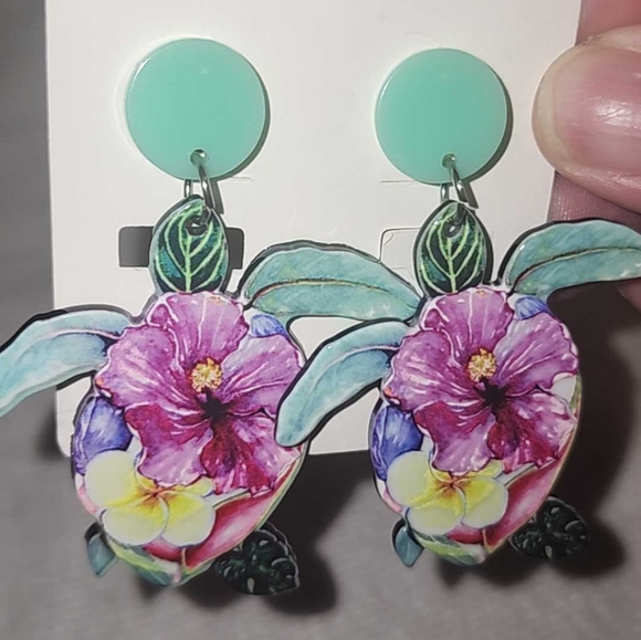 Earrings, fashion, flower turtle. NWOT - Picture 1 of 5